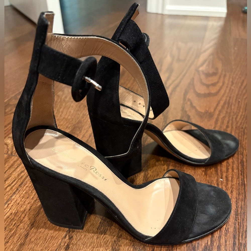 Gianvito Rossi block suede heels - black - size 35.5